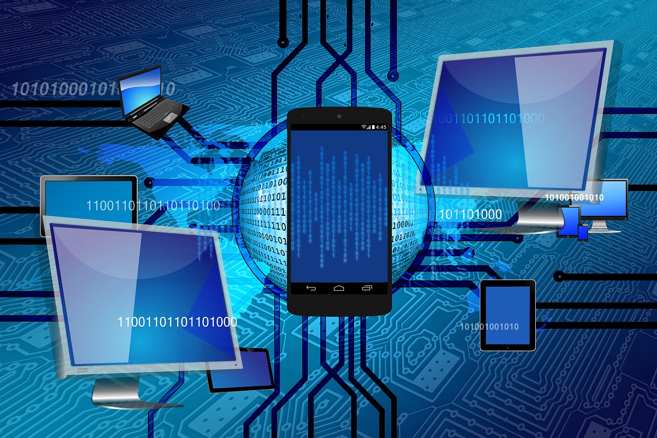 Verschiedene elektronische Geräte, die vernetzt sind